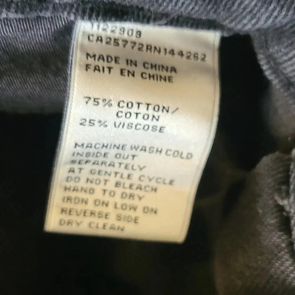 Dex, Distressed Cutoffs with Peekaboo Rose Embroidered Pockets. - Picture 8 of 8